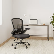 Carica l'immagine nel visualizzatore di Gallery, SONGMICS Sedia da Ufficio, Girevole, di Rete, da Computer Ergonomica, Supporto Lombare Imbottito, Funzione Oscillante, Seduta 53 cm, Braccioli Pieghevoli, Nero OBN37BK