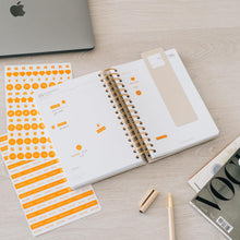 Carica l&#39;immagine nel visualizzatore di Gallery, Kokonote: Agenda Giornaliera 2024-2025 Misty Gray, Diario Scolastico A5 14,8x21 cm, Daily Planner 2024 2025 Muse, Agenda Universitaria 2024 2025, Diario scuola 2024 2025 superiori o medie
