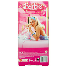 Carica l&#39;immagine nel visualizzatore di Gallery, Barbie The Movie - Margot Robbie, bambola del film Barbie da collezione con abito vintage a quadretti rosa e bianco e collana con margherita, giocattolo per bambini, 3+ anni, HPJ96