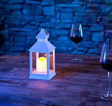 Carica l'immagine nel visualizzatore di Gallery, Lunartec Candle Lights - Lampada da cimitero a LED con Timer: Lanterna con Candela LED tremolante, Timer, Funzionamento 