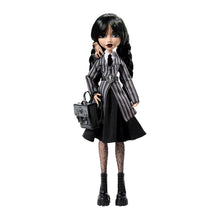 Carica l'immagine nel visualizzatore di Gallery, Monster High x Mercoledì Addams Bambola Halloween