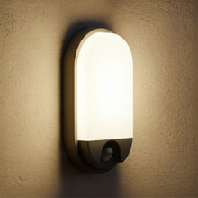 Carica l'immagine nel visualizzatore di Gallery, Lampada da Esterno Con Sensore di Movimento PIR Portata di 9m Luce Bianca Calda 3000K 10W 800lm Applique da Esterno Idea