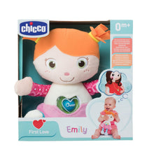 Carica l'immagine nel visualizzatore di Gallery, Chicco - Gioco Emily Prima Bambola, Pupazzo con Materiali Morbidi e Imbottitura, Sonaglio, Lavabile in Lavatrice, 0 Mesi+