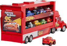 Carica l'immagine nel visualizzatore di Gallery, Mattel Disney Pixar CARS - Mack Mini Racers Trasportatore, include mini veicolo die-cast di Saetta McQueen, trasporta fino a 18 mini veicoli da corsa, giocattolo per bambini, 4+ anni, GNW34