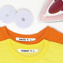 Carica l'immagine nel visualizzatore di Gallery, Rotolo Nastro Tessuto 3m x 1cm, Etichetta Termoadesiva Personalizzabile per Biancheria, Cotone e Poliestere, Senza Penna