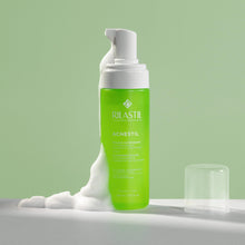 Carica l'immagine nel visualizzatore di Gallery, Rilastil Acnestil Mousse Detergente, Formula Delicata, Pelli con Tendenza Acneica, Confezione da 150ml