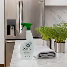Carica l'immagine nel visualizzatore di Gallery, Nativ Igienizzante Multisuperficie 100% Naturale. 3 Flaconi da 750 ml. Igienizzante Liquido per la Casa con Olio di Eucalipto. Ideale per bagni, cucine e tutte le superfici domestiche.