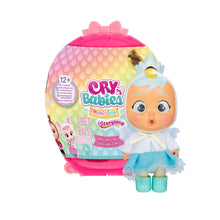 Carica l'immagine nel visualizzatore di Gallery, CRY BABIES MAGIC TEARS Storyland Dress Me Up, Mini Bambola Sorpresa che Piange Lacrime Vere con Vestiti Intercambiabili - Regalo Ottimo per Bambini +3 Anni
