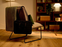 Carica l'immagine nel visualizzatore di Gallery, Trust Bologna Slim Eco Borsa per Laptop fino a 16", Borsa per Laptop Sostenibile in Plastica Riciclata, con Tracolla, Custodia per Viaggio, Lavoro, Ufficio, Scuola