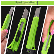 Carica l'immagine nel visualizzatore di Gallery, ToolSpace Set 20 Taglierini Professionali Cutter Lama Diciotto Millimetri Acciaio Inox Impugnatura Ergonomica Blocco Sic
