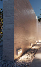Carica l'immagine nel visualizzatore di Gallery, BENEITO FAURE Faretto Led segnapasso da parete a superficie Tween - 5W, Switch CCT, Illuminazione Interni ed Esterni, co