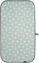 Carica l'immagine nel visualizzatore di Gallery, Brabantia Coperta da stiro con 6 strati, Tavola da stiro resistente al calore con base antiscivolo, Accessori lavanderia da portare in viaggio, Fresh Breeze, 65 x 1 x 120 cm