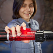 Carica l'immagine nel visualizzatore di Gallery, Star Wars Hasbro, Lightsaber Forge Kyber Core, Spada Laser Giocattolo Rossa Elettronica del Personaggio Darth Vader, Des