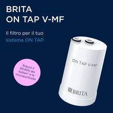 Carica l'immagine nel visualizzatore di Gallery, BRITA Filtro acqua rubinetto ON TAP V-MF (600L) - Riduce cloro, PFAS, 99,99% di batteri, microparticelle e metalli - per