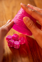Carica l'immagine nel visualizzatore di Gallery, Asmodee – PERUDO (Nuova Edizione) – Gioco da Tavolo di Bluff
