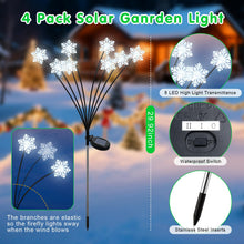 Carica l'immagine nel visualizzatore di Gallery, Qoosea Albero di Natale Luci Solare da Giardino, 4 Pezzi 8 Modalità Lampade Solari Alberi di Natale con 80LED Fiocco di 