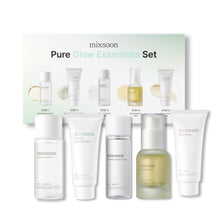 Carica l'immagine nel visualizzatore di Gallery, Pure Glow Essentials Set - Kit skincare travel per glass skin, 5 Items