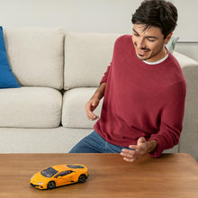 Carica l&#39;immagine nel visualizzatore di Gallery, Ravensburger - Puzzle 3D, Lamborghini Huracán Evo Arancione, per Adulti e Bambini 8+ Anni, Idea Regalo, Modellismo Auto, 156 Pezzi, 32 accessori