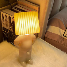 Carica l'immagine nel visualizzatore di Gallery, Lampada Da Notte Impertinente Protezione Degli Piccolo Uomo Timido Lampada Creativa Camera Letto Lampada Da Tavolo Per L