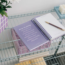 Carica l&#39;immagine nel visualizzatore di Gallery, Kokonote: Agenda Giornaliera Lilla 2024-2025 Stay Dedicated, Diario Scolastico A5 14,8x21 cm, Daily Planner 2024 2025 Muse, Agenda Universitaria 2024 2025, Diario scuola 2024 2025 superiori o medie