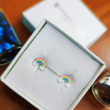 Carica l'immagine nel visualizzatore di Gallery, Minoplata - Orecchini per bambini in argento sterling, design arcobaleno, con chiusura per bambini, perfetti come regalo per ragazze per il compleanno, Argento sterling