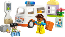 Carica l'immagine nel visualizzatore di Gallery, LEGO DUPLO Ambulanza e autista 10447