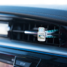 Carica l'immagine nel visualizzatore di Gallery, Yankee Candle | Car Jar | Cotone Pulito | Per auto e piccoli spazi in casa | Fino a 30 giorni