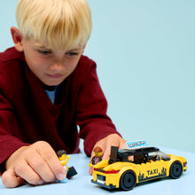Carica l'immagine nel visualizzatore di Gallery, LEGO City Taxi giallo 60487