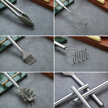 Carica l'immagine nel visualizzatore di Gallery, 38 Pezzi Set Di Utensili Da Cucina Con Portautensili, Testa In Silicone E Manico In Inossidabile Pentole, Da Cucina Per Di Utensili, Gadget Da Cucina Antiaderenti, Lavabili In Lavastoviglie (Argento)