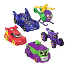 Carica l'immagine nel visualizzatore di Gallery, Fisher-Price DC Batwheels - Set da 5 Macchinine in Scala 1:55 Die-Cast Batcast Metal, Include Bam la Batmobile, Redbird, Prank, Bibi e Quizz, Giocattolo per Bambini, 3+ Anni, HML21