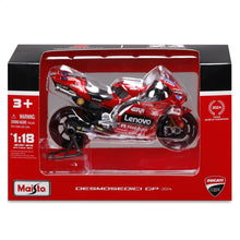 Carica l'immagine nel visualizzatore di Gallery, Maisto - Ducati Lenovo Team 2024 Bagnaia #1, Scala 1:18, Moto Diecast da Collezione con Dettagli Realistici, Licenza Uff