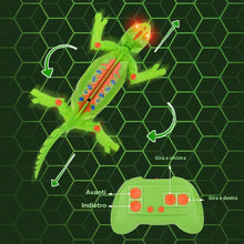 Carica l'immagine nel visualizzatore di Gallery, Camaleonte Telecomandato, Giochi che Si Arrampica su Pareti e Soffitti, con Occhi LED Luminosi, Movimenti Realistici, fa