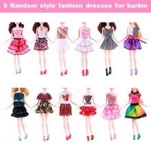 Carica l'immagine nel visualizzatore di Gallery, Vestiti e Accessori per Bambole Dolls, 43 Pezzi Set di Vestiti per Bambole Inclusi Gonna, Borsa, Scarpe, Accessori, Regalo di Compleanno per Ragazza, Consegna Casuale (Non Include Bambola)