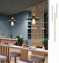 Carica l'immagine nel visualizzatore di Gallery, Lampadario a Sospensione Vintage Ombrellone E27 - Stile Industriale Plafoniera Interna Luce da Soffitto Nera 26 cm - Mat
