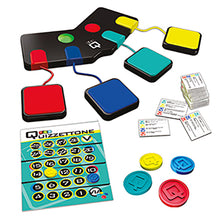 Carica l'immagine nel visualizzatore di Gallery, Giochi Preziosi Quizzettone, Gioco da Tavolo Interattivo con Console LED, Carte Multilivello e Pedine, Gioco in Scatola per Tutta la Famiglia e Amici con 200 Carte, 1600 domande e 4 Difficoltà