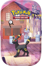 Carica l'immagine nel visualizzatore di Gallery, Pokémon: miniscatola da collezione Umbreon dell’espansione 30° Anniversario del GCC Pokémon (1 foglio di adesivi, 1 carta con l’illustrazione della miniscatola e 2 buste di espansione), Ed. Italiano