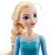 Carica l&#39;immagine nel visualizzatore di Gallery, Mattel Disney Frozen - Elsa bambola con abito elegante e accessori ispirati ai film Disney Frozen 1, giocattolo per bambini, 3+ anni, HLW47
