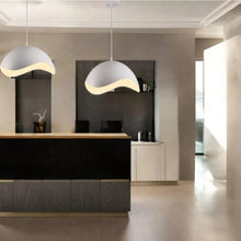Carica l'immagine nel visualizzatore di Gallery, Lampadario Sospeso E27 Moderno a Forma di Conchiglia, Regolabile, Design Minimalista per Cucina, Soggiorno e Camera da Letto (Bianco)