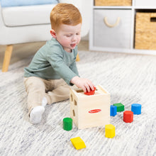 Carica l'immagine nel visualizzatore di Gallery, Melissa &amp; Doug Cubo Incastri - Forme Geometriche in Legno, Giochi Educativi, Montessori, Regali per bambino e Bambina, +