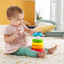 Carica l'immagine nel visualizzatore di Gallery, Fisher-Price - Piramide 5 Anelli, gioco con base oscillante al tocco e 5 anelli colorati impilabili, realizzato con materiali vegetali, giocattolo per bambini, 6+ mesi, GRF09