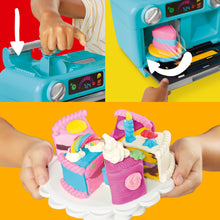 Carica l'immagine nel visualizzatore di Gallery, Hasbro Play-Doh, Playset Super Fetta di Torta, Arti e Mestieri Creativi per Bambini e Bambine dai 3 Anni in Su, Include 11 Vasetti di Pasta Modellabile e Accessori
