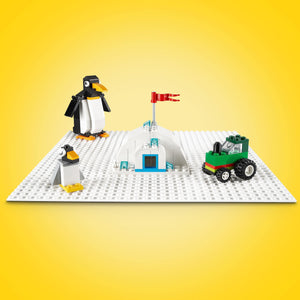 LEGO Classic Base Bianca, Tavola per Costruzioni Quadrata con 32x32 Bottoncini, Piattaforma Classica per Mattoncini per Costruire ed Esporre per Bambini e Bambine da 4 Anni in su 11026