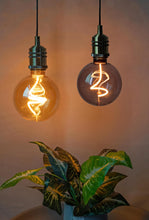 Carica l'immagine nel visualizzatore di Gallery, greenandco lampadina LED design vintage per illuminazione ambientale | dimmerabile | E27 G125 | 4,9W 200lm | 1800K (bian
