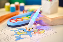 Carica l'immagine nel visualizzatore di Gallery, CRAYOLA - Color Wonder Magic Light Brush Bluey, Set Pittura Senza Macchia, attività Creativa e Regalo per Bambini dai 3 