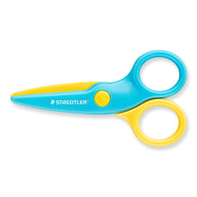 Carica l'immagine nel visualizzatore di Gallery, Staedtler Noris Junior 965 40 BK - Forbici di sicurezza per destrorsi per bambini dai 2 anni in su, Blu/Giallo, Confezione da 1