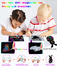 Carica l'immagine nel visualizzatore di Gallery, Smarkids Fogli da Disegno, 143 Arcobaleno Scratch Painting Paper Set Grattare Artistico per Bambini, 60 Fogli Nera Carta 20 Stilo 4 Stencil 1 Pennello Morbido