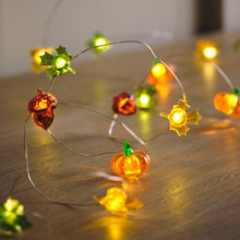 Carica l'immagine nel visualizzatore di Gallery, Lights4fun Catena Luminosa di Foglie Autunnali Zucca Ghianda con 30 Micro LED Bianchi Caldi a Pile con Timer Decorazione