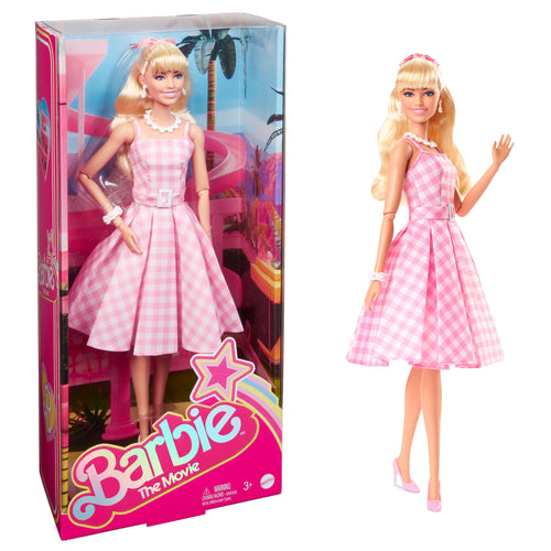 Barbie The Movie - Margot Robbie, bambola del film Barbie da collezione con abito vintage a quadretti rosa e bianco e collana con margherita, giocattolo per bambini, 3+ anni, HPJ96