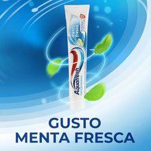 Carica l'immagine nel visualizzatore di Gallery, Aquafresh Tripla Protezione, Dentifricio 3 in 1, Menta Fresca, 6x75 ml