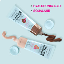 Carica l'immagine nel visualizzatore di Gallery, Wet n Wild, Bare Focus Tinted Hydrator, Crema Viso Colorata Idratante con Acido Ialuronico e Squalano Vegano, Texture Le